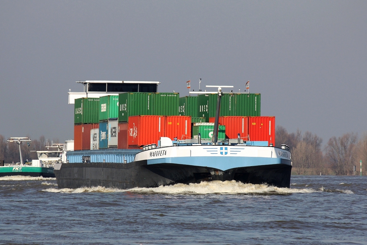 GMS Margareta (ENI:02328697) am 17.02.2019 auf dem Rhein bei Xanten.