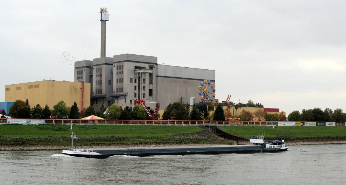 GMS Marion (03110501 , 85,96 x 9,50m) am 23.10.2014 auf Rhein-Bergfahrt am Wunderland Kalkar - dem ehemaligem AKW. 