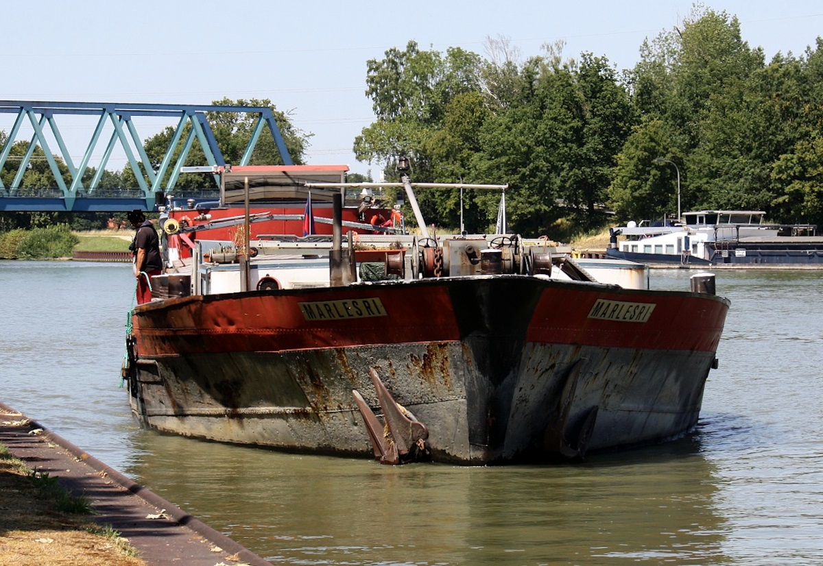 GMS MARLESRI ENI:02314227 L.80 m B.8,60 m T 1246 Baujahr 1946 auf dem WDK am 07.07.2023 an der Schleuse Datteln.