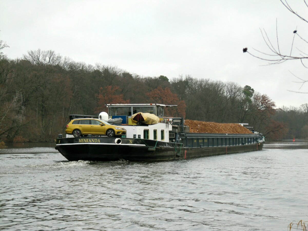 GMS  MENRANDA  (02204655 , 84,81 x 8,2m) am 24.01.2022 auf Bergfahrt im  TELTOWKANAL / MACHNOWER SEE bei Kleinmachnow.