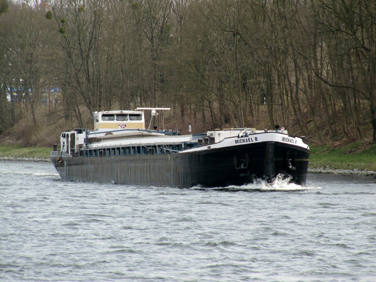 GMS Michael B  (04031030 , 67 x 8,2m) am 07.04.2015 im Sarow-Paretzer Kanal / Weißer See auf Talfahrt Richtung Brandenbg./Havel.