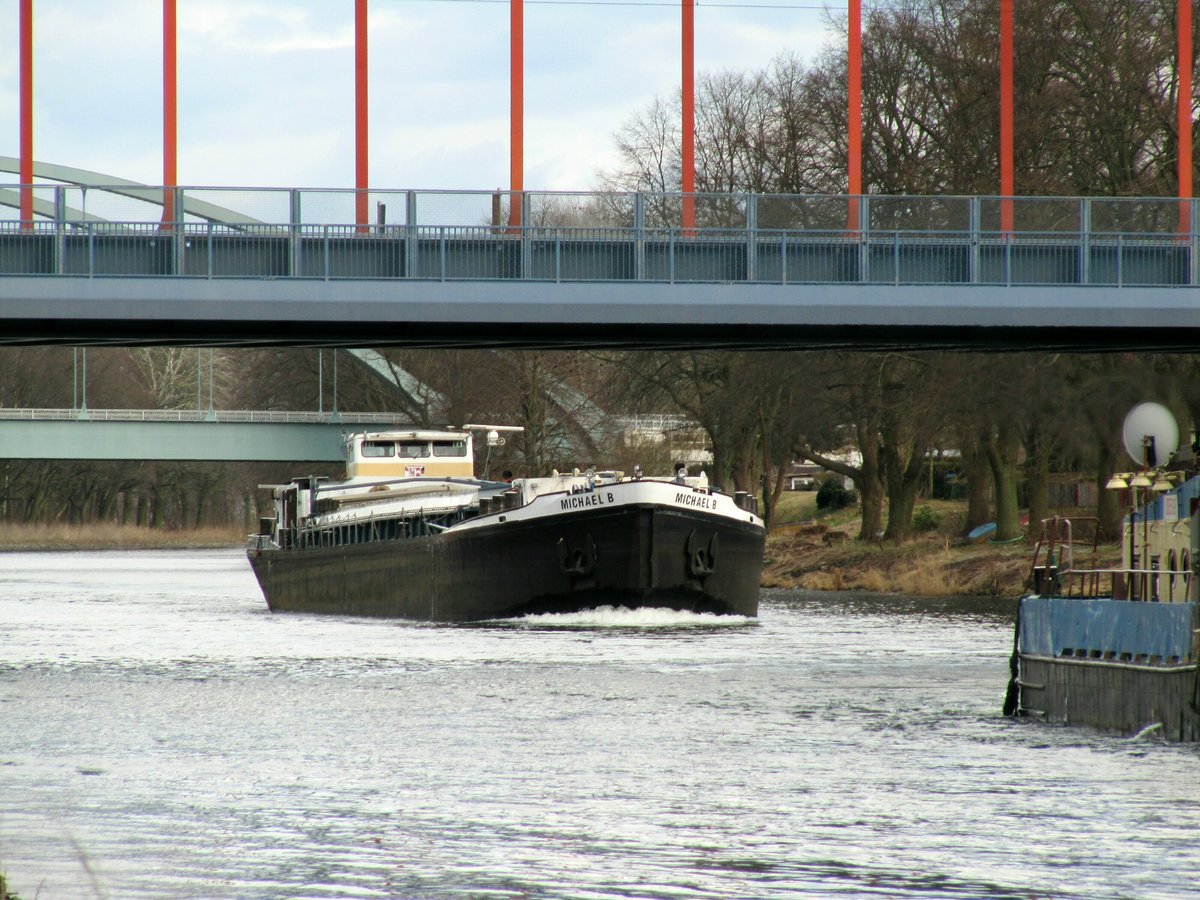 GMS Michael B (04031030 , 67 x 8,2m) am 13.03.2018 im Sacrow-Paretzer-Kanal / UHW Höhe Marquardt auf Talfahrt.