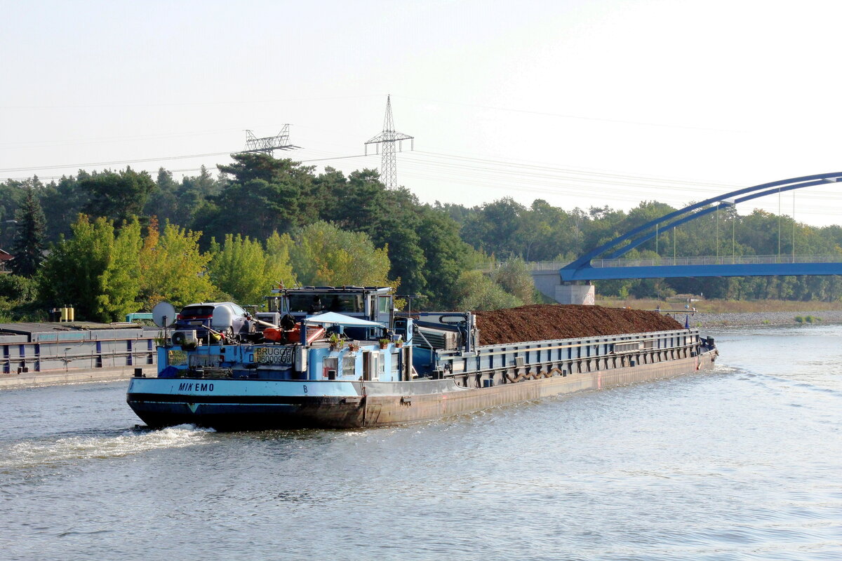 GMS  MIKEMO  (06000956 , 81 x 8,20m) am 10.09.2021 im  ELBE-HAVEL-KANAL  Höhe Siedlung Wusterwitz auf der Reise nach Berlin. 