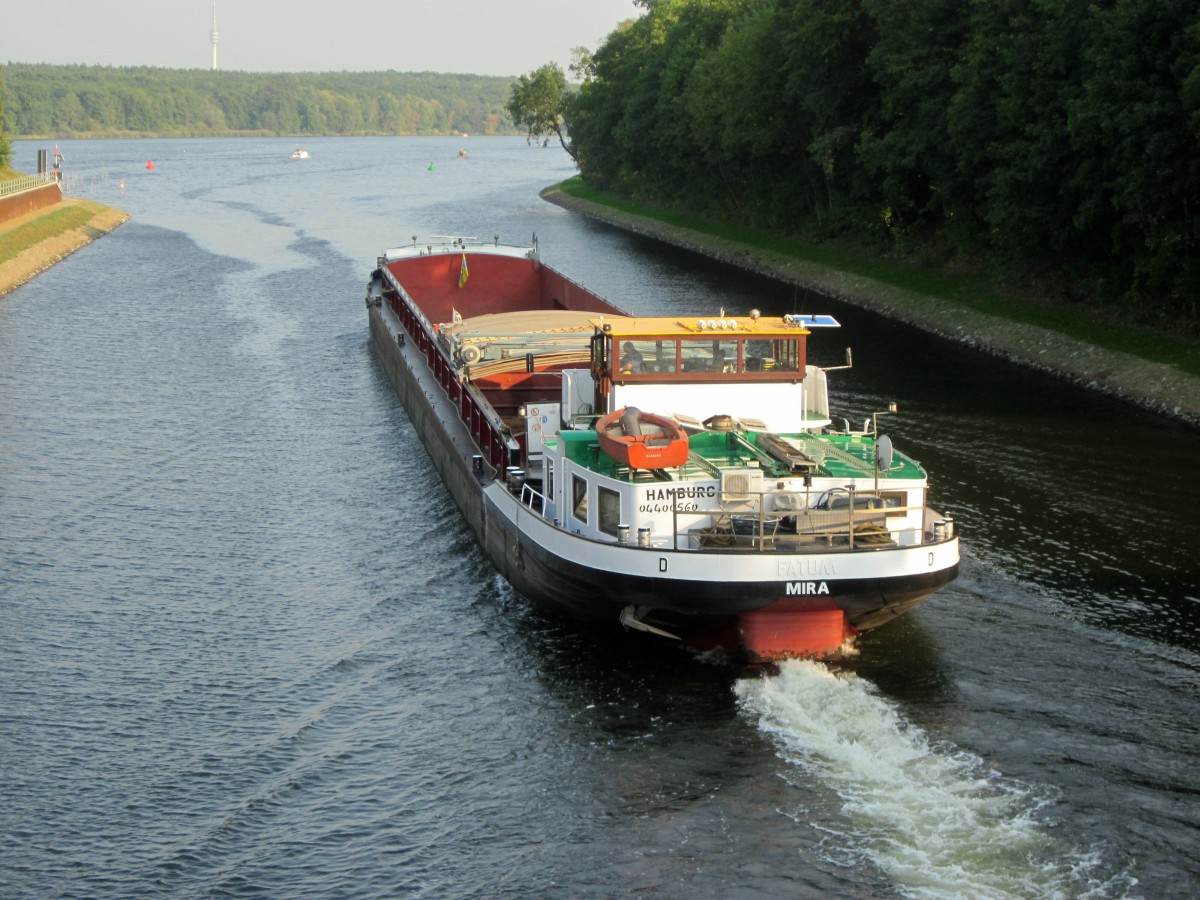 GMS Mira , 04400560 , 80 x 9 , am 16.09.2014 im Sacrow-Paretzer-Kanal auf Bergfahrt. Das GMS kam aus Richtung Weisser See und fuhr Ri. Jungfernsee / Berlin.