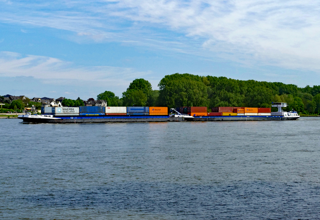 GMS  Montana  mit Containern auf dem Rhein in Mondorf - 06.05.2017