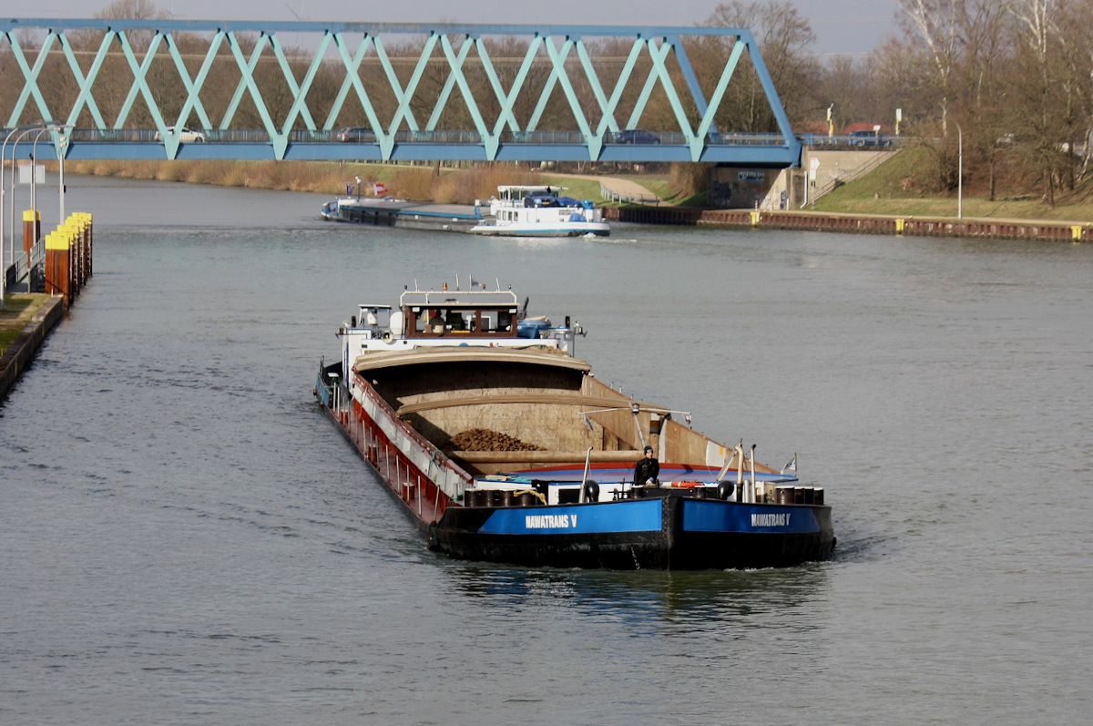 GMS NAWATRANS V (ENI:04005500) L.80 m B.9,04 m T 1105 Baujahr 1948 Flagge Deutschland auf dem WDK am 05.02.2024 an der Schleuse Datteln.