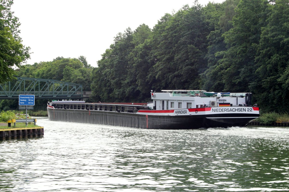 GMS Niedersachsen 22 (02323514 , 100 x 10,50m) am 19.07.2016 im Mittellandkanal kurz vor dem Unterqueren der L 475 mit Fahrichtung BS / HH.