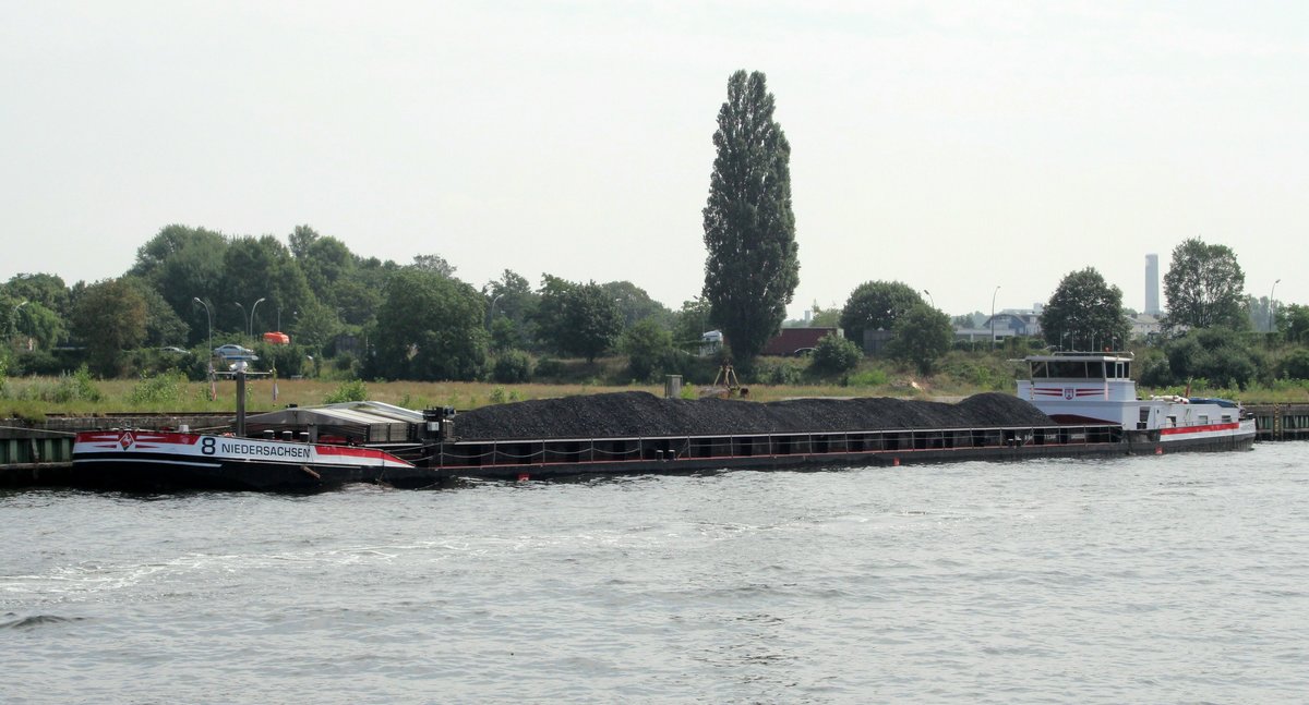 GMS NIEDERSACHSEN 8 (04002200 , 85 x 9m) am 24.07.2016 in Berlin-Spandau am  alten Südhafen  festgemacht.