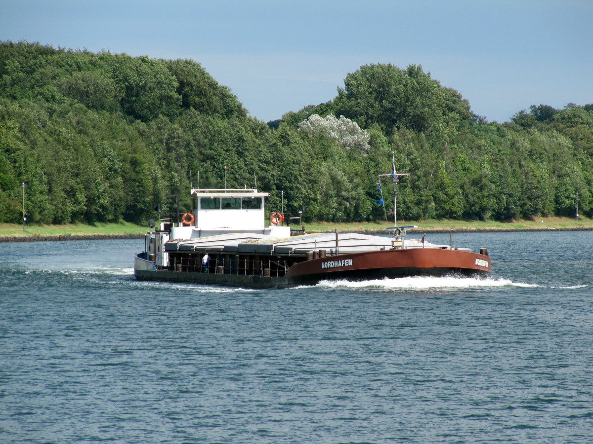 GMS Nordhafen , 04502660 , 86 x 10,50m , am 14.08.2014 im NOK mit Fahrtrichtung Rendsburg / Brunsbüttel in Höhe der B76.