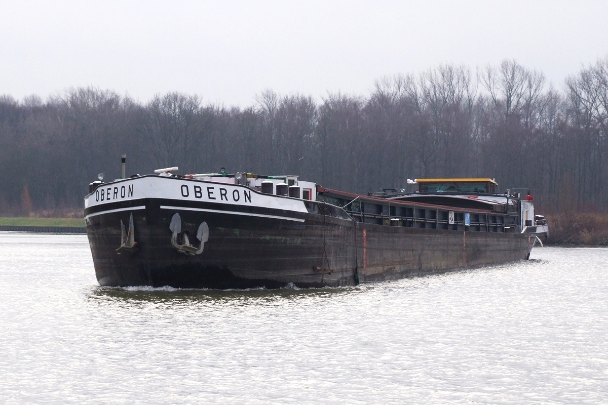 GMS Oberon (ENI:04017840) Baujahr 1942 am 19.01.2019 in Datteln am Kanalknotenpunkt DEK-DHK.