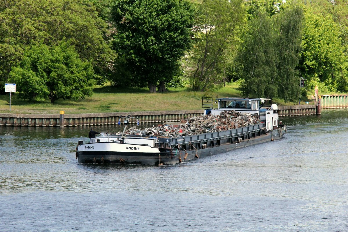 GMS ONDINE (02006411 , 67 x 8,20m) am 15.05.2020 , von der Spree zu Tal kommend , fuhr in die Havel zu Tal ein.