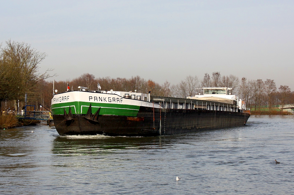 GMS PANKGRAF (ENI:04012520) L.85 m B.8,95 m T 1634 Baujahr 1969 Flagge Deutschland auf dem DEK am 15.02.2023 zu Berg am Dattelner Meer.