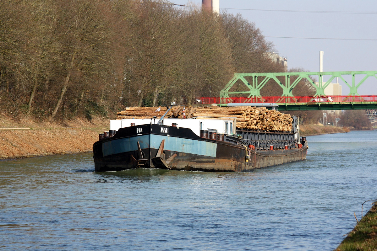 GMS PIA (ENI:02318695) L.80 m b.9,50 m T 1414 Baujahr 1925 Flagge Niederlande auf dem RHK in Datteln am 11.03.2022 zu Berg.