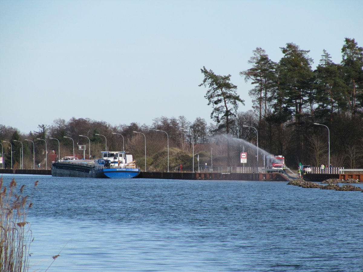 GMS Quattro (02321254 , 105 x 9m) lag am 14.03.2020 im Oberwasser der Schleuse Wusterwitz / Elbe-Havel-Kanal. Die Feuerwehr spülte ihre Pumpe durch.