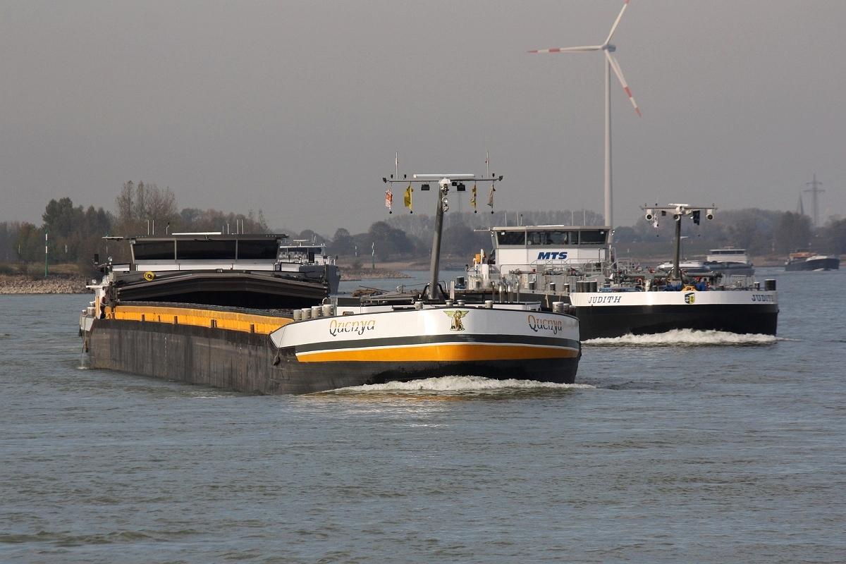 GMS Quenya (ENI:06105080) Das belgisch Motorgüterschiff Quenya am 13.10.2018 bei Xanten Rhein km 824.