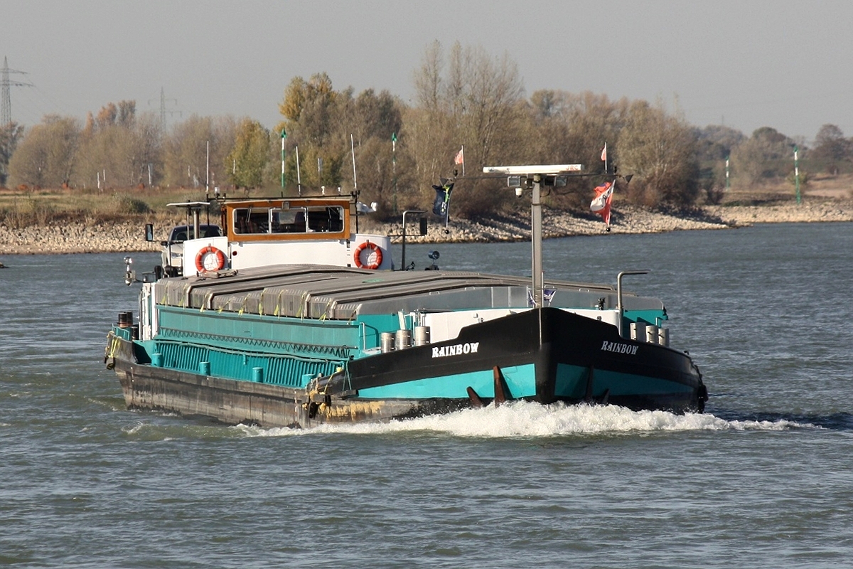 GMS Rainbow (ENI:02204871) am 13.10.2018 auf dem Rhein bei Xanten.