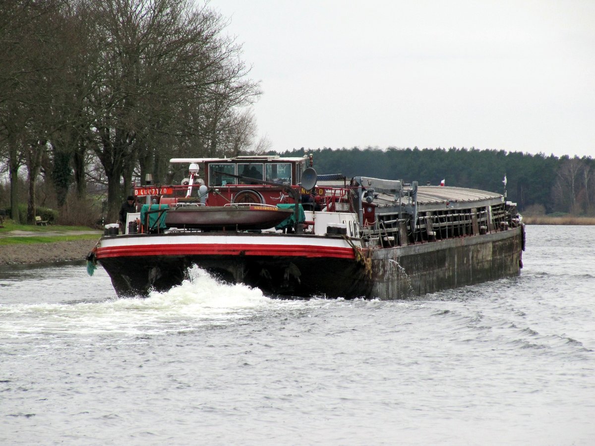 GMS Rheingold (04007120 , 79,95 x 8,18m) am 14.12.2017 im Sacrow-Paretzer-Kanal / UHW Höhe Schlänitzsee auf Talfahrt.