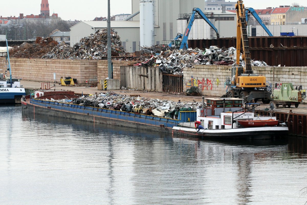 GMS Rita (04017260 , 76 x 9m) hat am 31.03.2016 im Berliner Westhafen  ihren Schrott  bekommen.