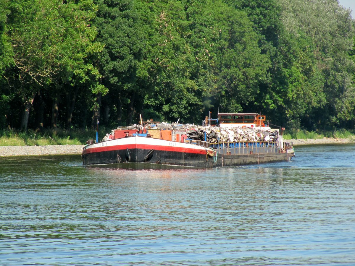 GMS Rita (04017260 , 76 x 9m) am 24.06.2016 im Sacrow-Paretzer-Kanal (UHW) zu Tal Richtung Brandenburg/Havel bei km 30.