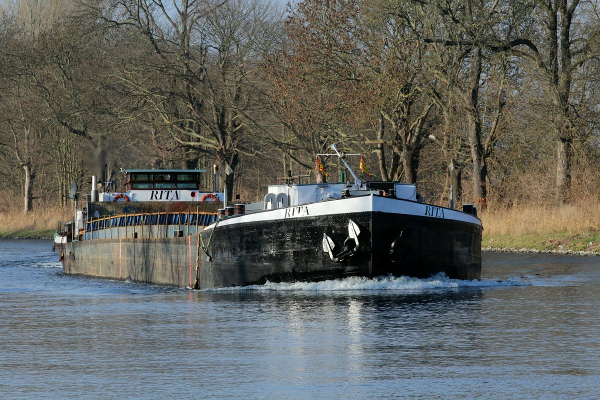 GMS Rita (04017260 , 76 x 9m) am 15.01.2018 auf dem Sacrow-Paretzer-Kanal Höhe km 31 auf Bergfahrt nach Berlin.