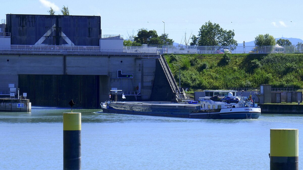 GMS Saketa, ENI 06004091, rheinaufwärts vor der Schleuse Vogelgrün/Elsaß, Sept.2025