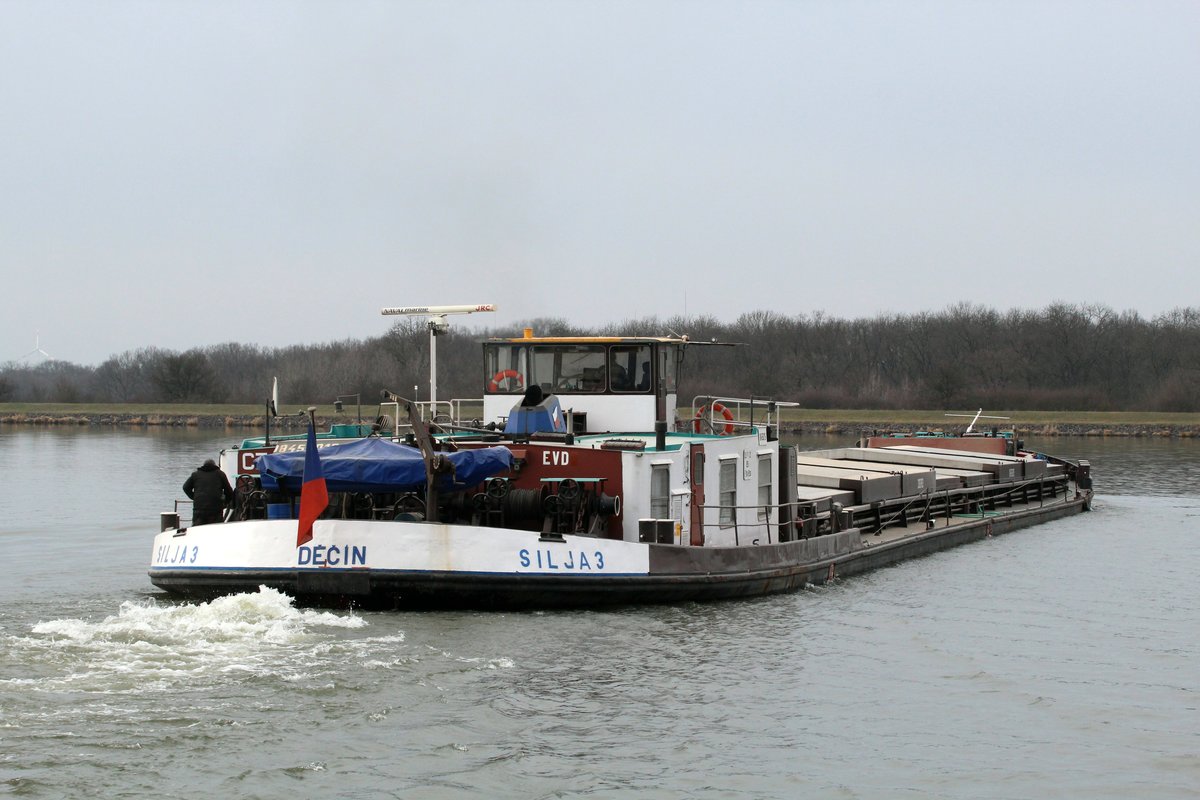 GMS Silja 3 (08455015 , 71,60 x 9,36m) am 13.03.2017 nach der Bergschleusung in der Schleuse Rothensee beim Abbiegen nach Backbord in den MLK.