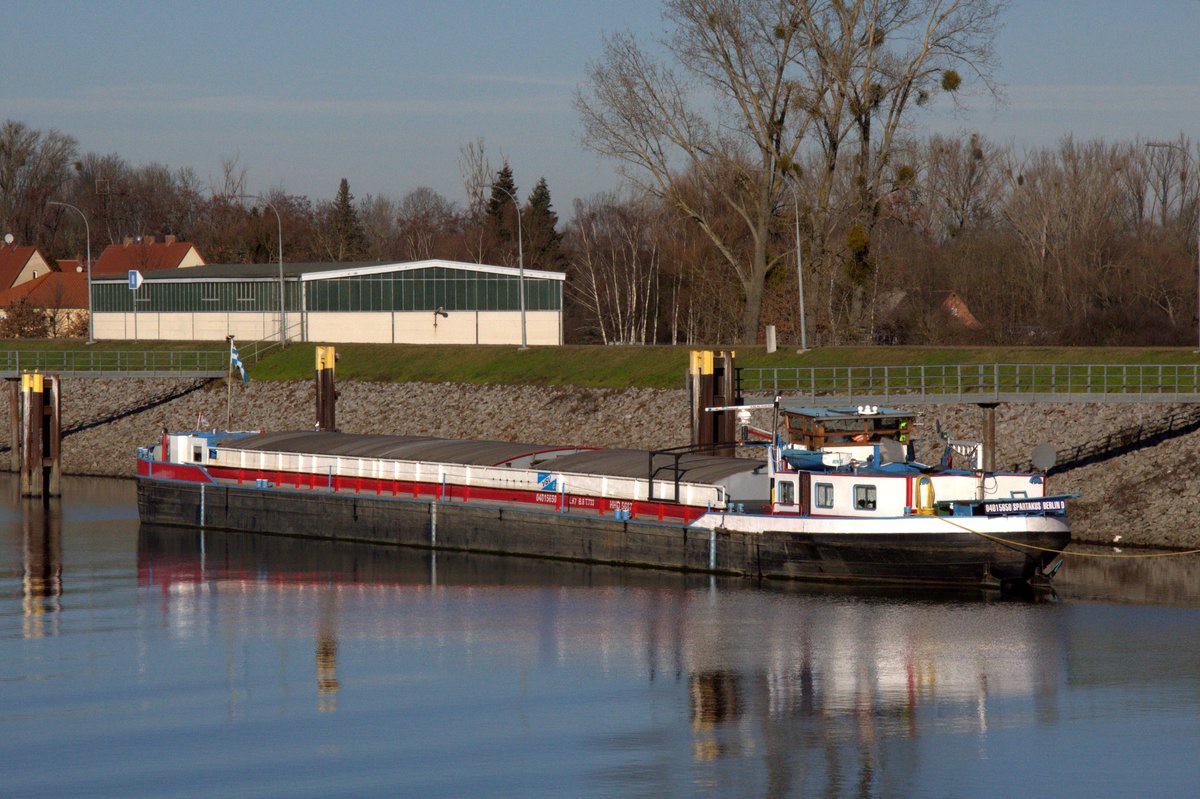 GMS Spartakus (04015650 , 67 x 8m) lag am 21.01.2020 im Unteren Vorhafen des stillgelegten Schiffshebewerkes Magdeburg-Rothensee.