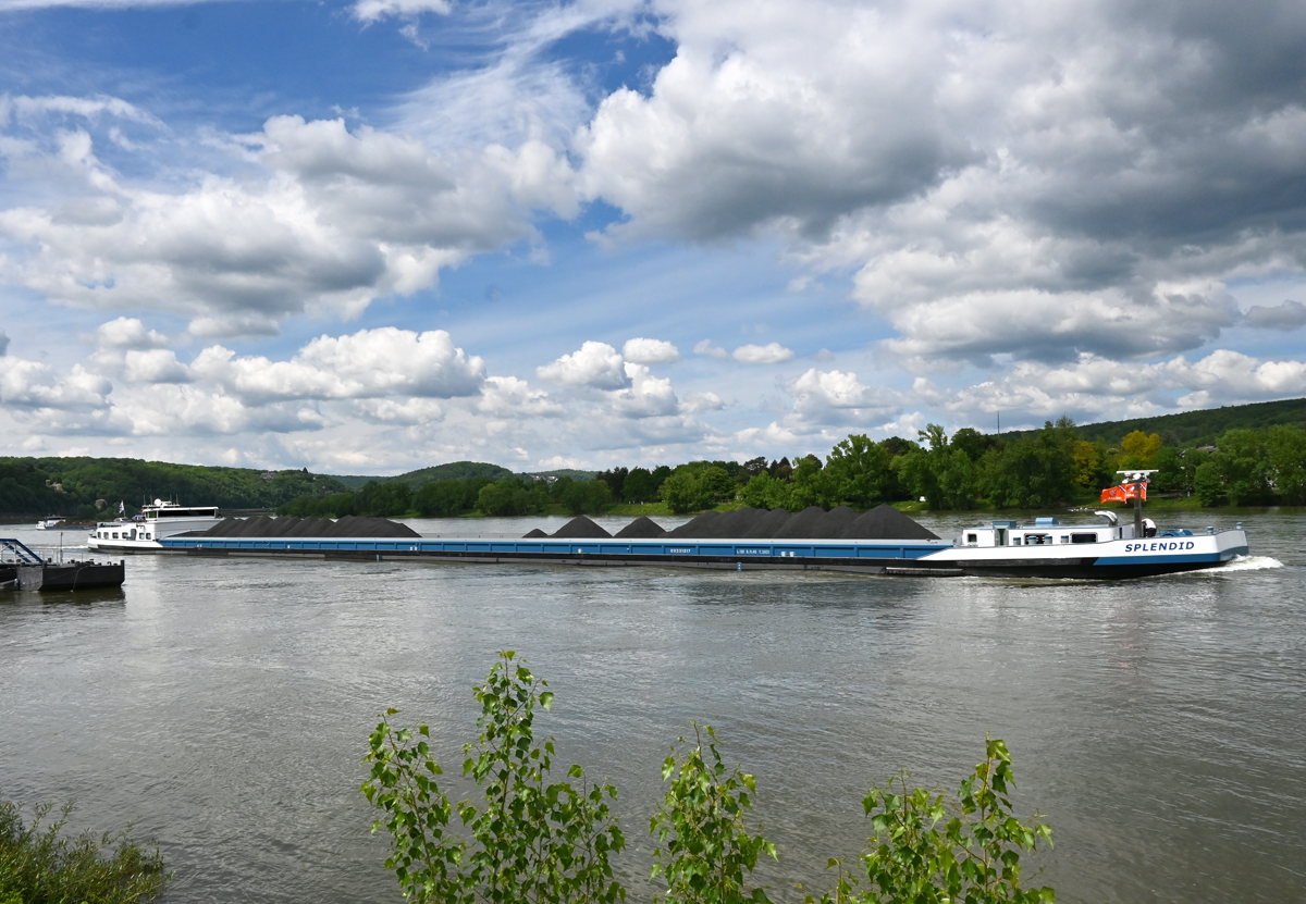 GMS SPLENDID mit Kohle unterwegs auf dem Rhein bei Remagen - 28.05.2021