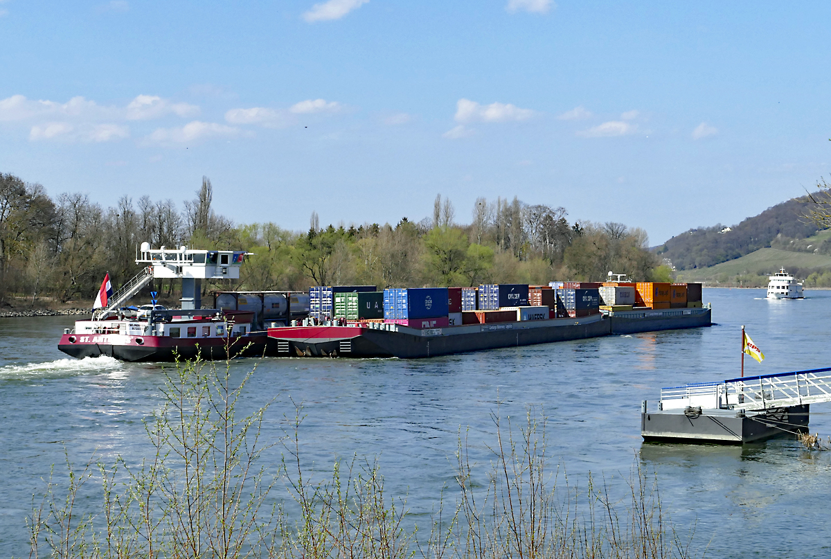 GMS  St. Antonius  mit Containern auf dem Rhein bei Bad Honnef - 30.03.2019