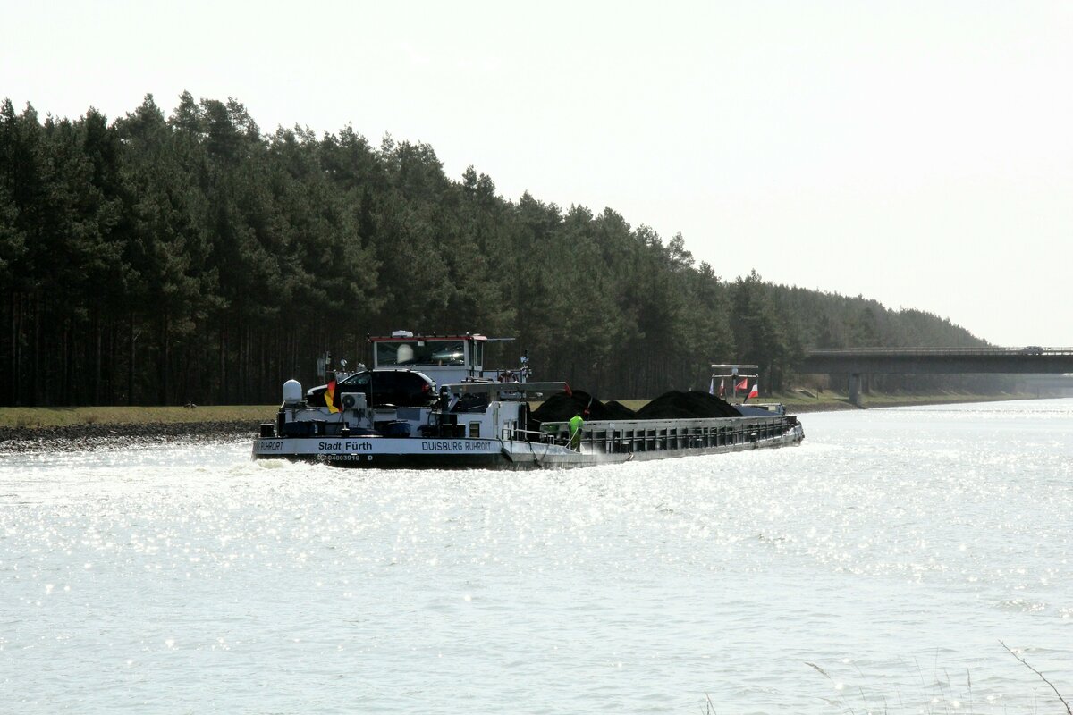 GMS  STADT-FÜRTH  (04003910 , 100 x 9m)  am 29.03.2022 auf Bergfahrt im  ELBE-SEITENKANAL  Höhe Einfahrt Hafen Lüneburg.