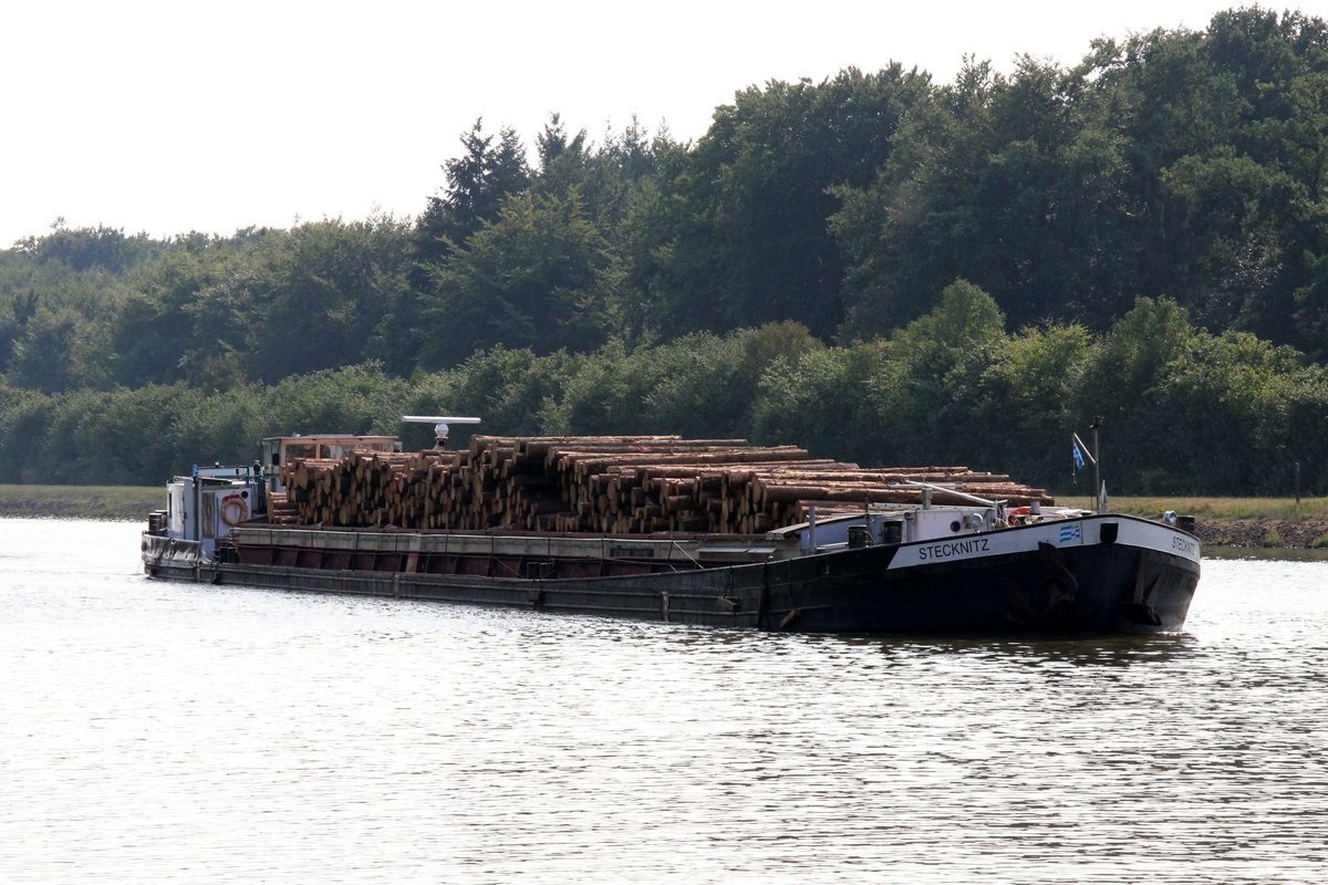 GMS Stecknitz (04014480 , 67 x 2m) am 23.08.2018 im Elbe-Seitenkanal zu Tal kurz vor dem Schiffshebewerk Scharnebeck.