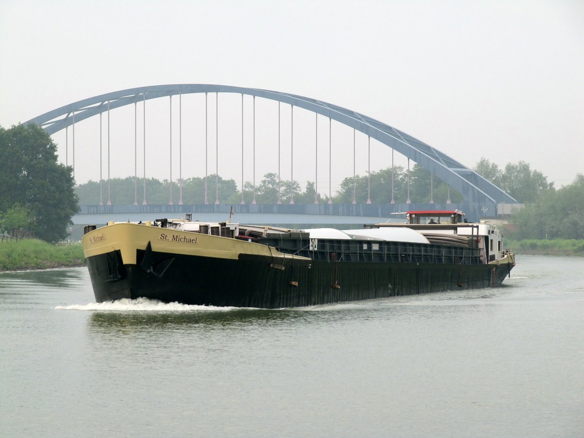 GMS St.Michael (04401900 , 80 x 8,20m) am 13.05.2018 im Dortmund-Ems-Kanal Höhe Hiltruper See auf Bergfahrt.