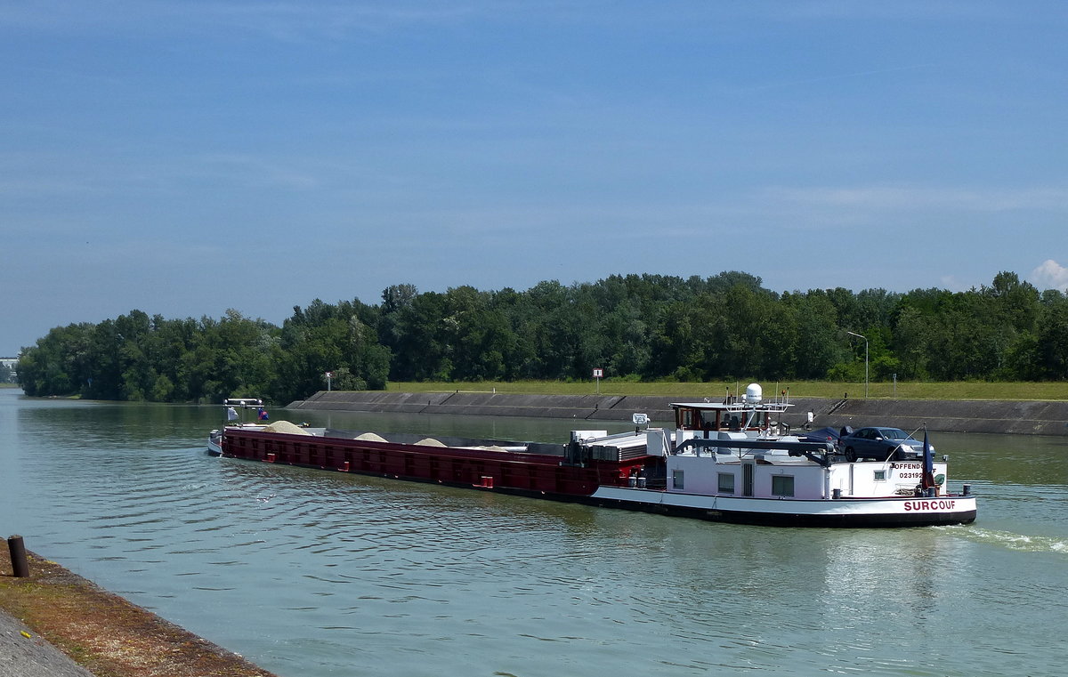 GMS  Surcouf , fhrt nach Verlassen der Schleuse Marckolsheim rheinabwrts, Juni 2016