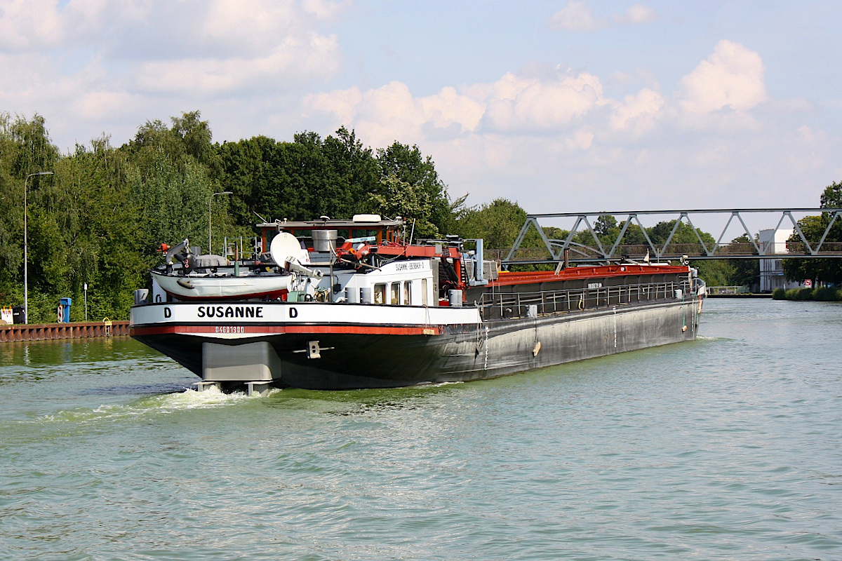 GMS SUSANNE (ENI:04601900) L.82m B.8,20m T 1139 Baujahr 1936 Flagge Deutschland auf dem MLK in Bad Essen am 11.08.2021