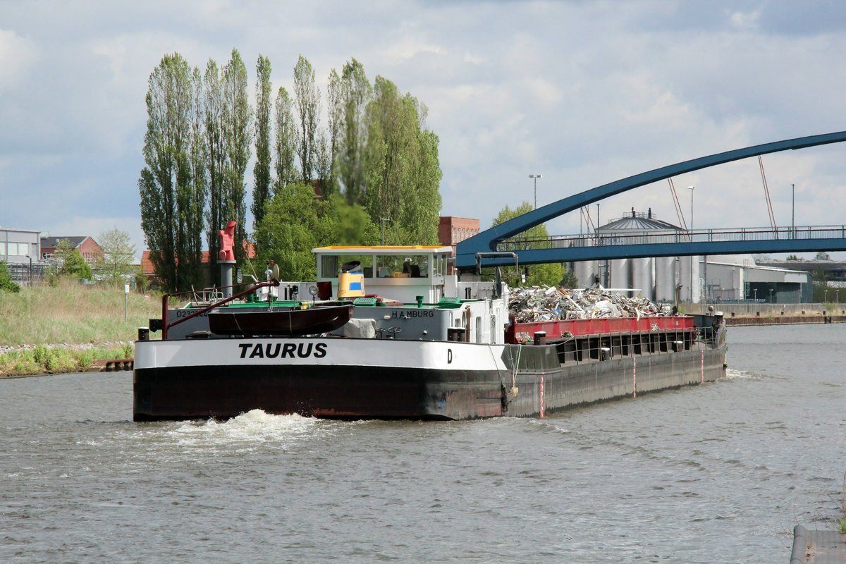 GMS Taurus (02323446 , 80 x 9m) am 26.04.2018 im EHK in Genthin mit Fahrtrichtung Brandenburg/Havel in Fahrt. 