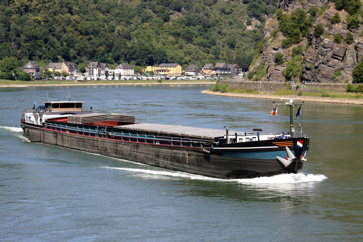 GMS TEMPOREEL (ENI:02317469) L.85m B.9,50m T 1506 Baujahr 1965 am 22.07.2020 auf dem Rhein in St Goar zu Berg.