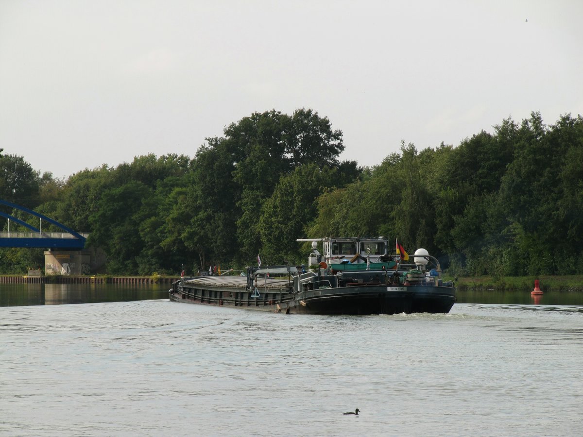 GMS  THANOS  (04007950 , 80 x 8,20m) am 30.09.2020 im Unterwasser der Schleuse Bevergern / Dortmund-Ems-Kanal auf Talfahrt.