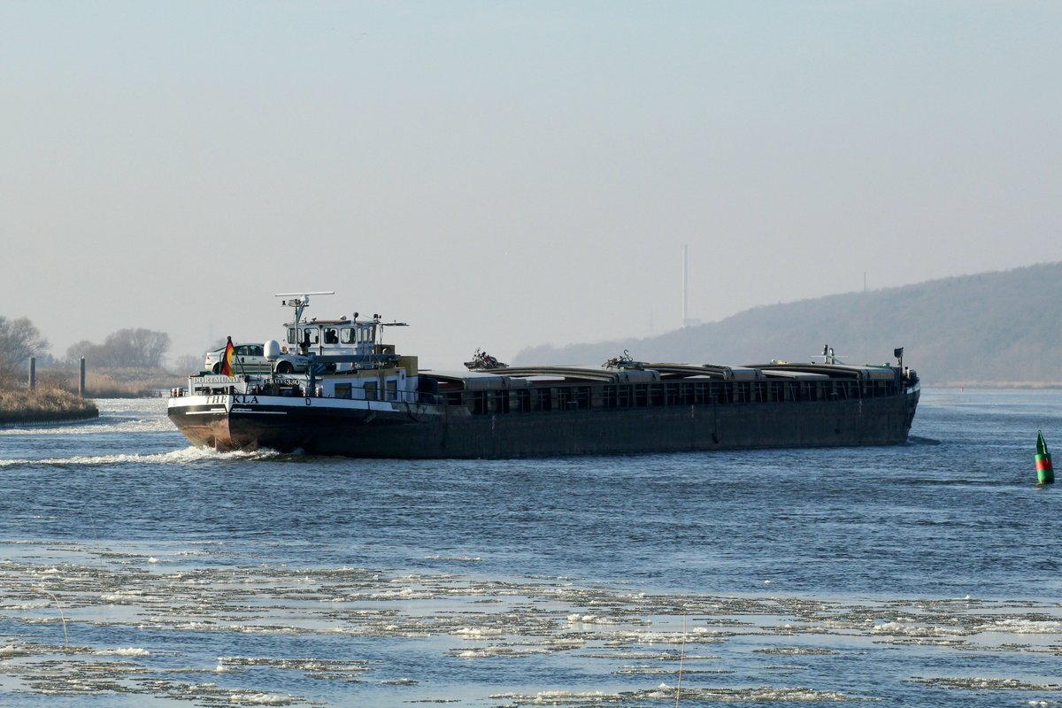 GMS Thekla (04003330 , 100 x 9,50m) kam am 14.02.2017 aus dem Elbe-Seitenkanal und bog nach Backbord in die Elbe ein.