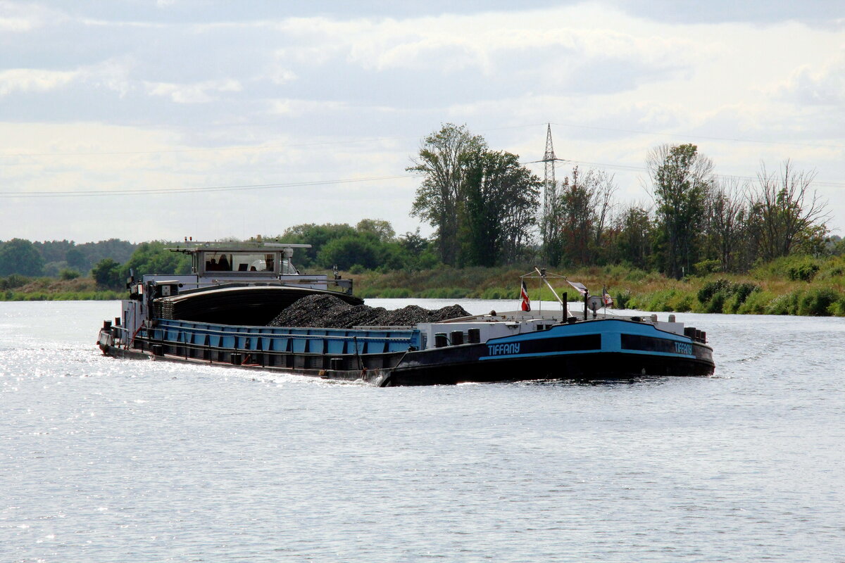 GMS  TIFFANY  (04001950 , 80 x 9m) am 24.08.2021 im  ELBE-HAVEL-KANAL  vor der Schleuse Zerben zu Berg.