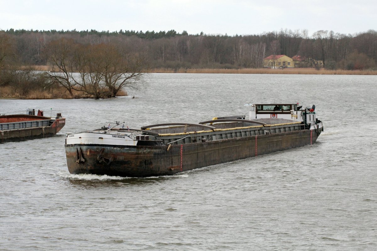 GMS Timo-Mareike (04009910 , 82 x 8,20m) am 30.01.2018 im EHK / Wendsee auf Bergfahrt Richtung Plauer See.