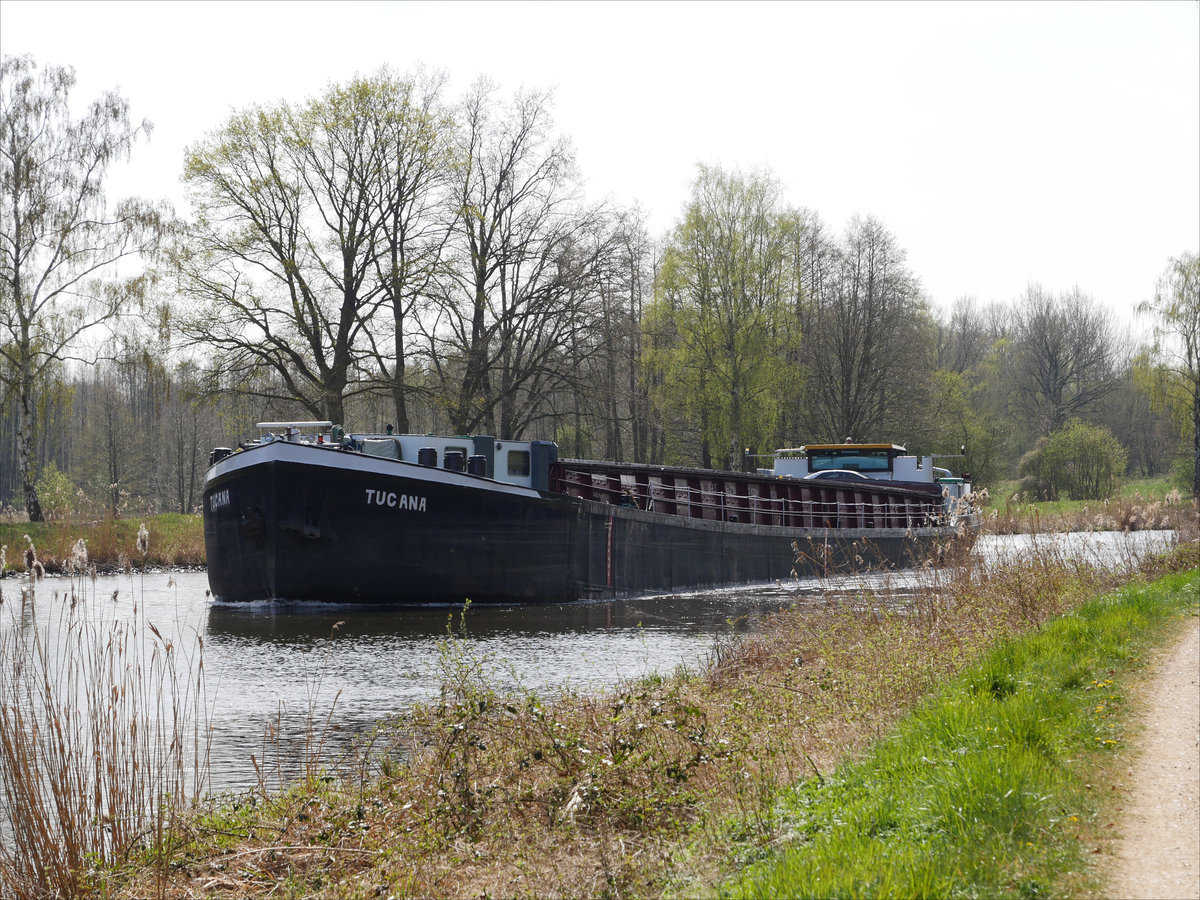 GMS TUCANA (ex Mathias Stinnes 15, ex Borkum, ex Michaela, ex Michael), Hamburg ENI 04603150 auf dem Elbe-Lübeck-Kanal zwischen Lauenburg und Witzeeze; 16.04.2020
