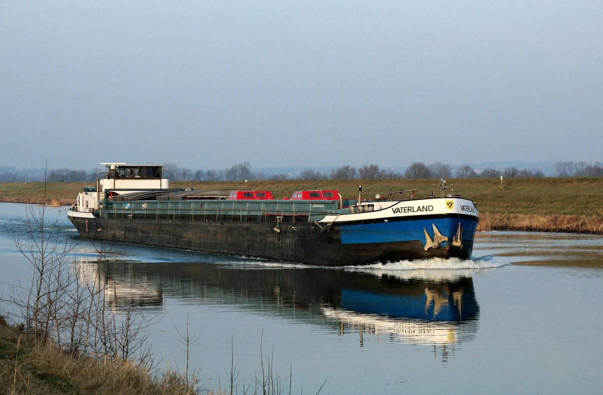 GMS Vaterland (04007010 , 80 x 8,20m) am 08.02.2018 im ESK zw. Artlenburg und Scharnebeck auf Bergfahrt.