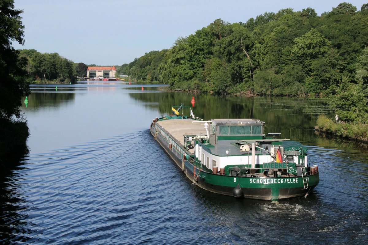 GMS  WIEBKE (04030990 , 67 x 8,20m) am 04.08.2020 im Teltowkanal Höhe Machnower See auf Talfahrt zur Schleuse Kleinmachnow.