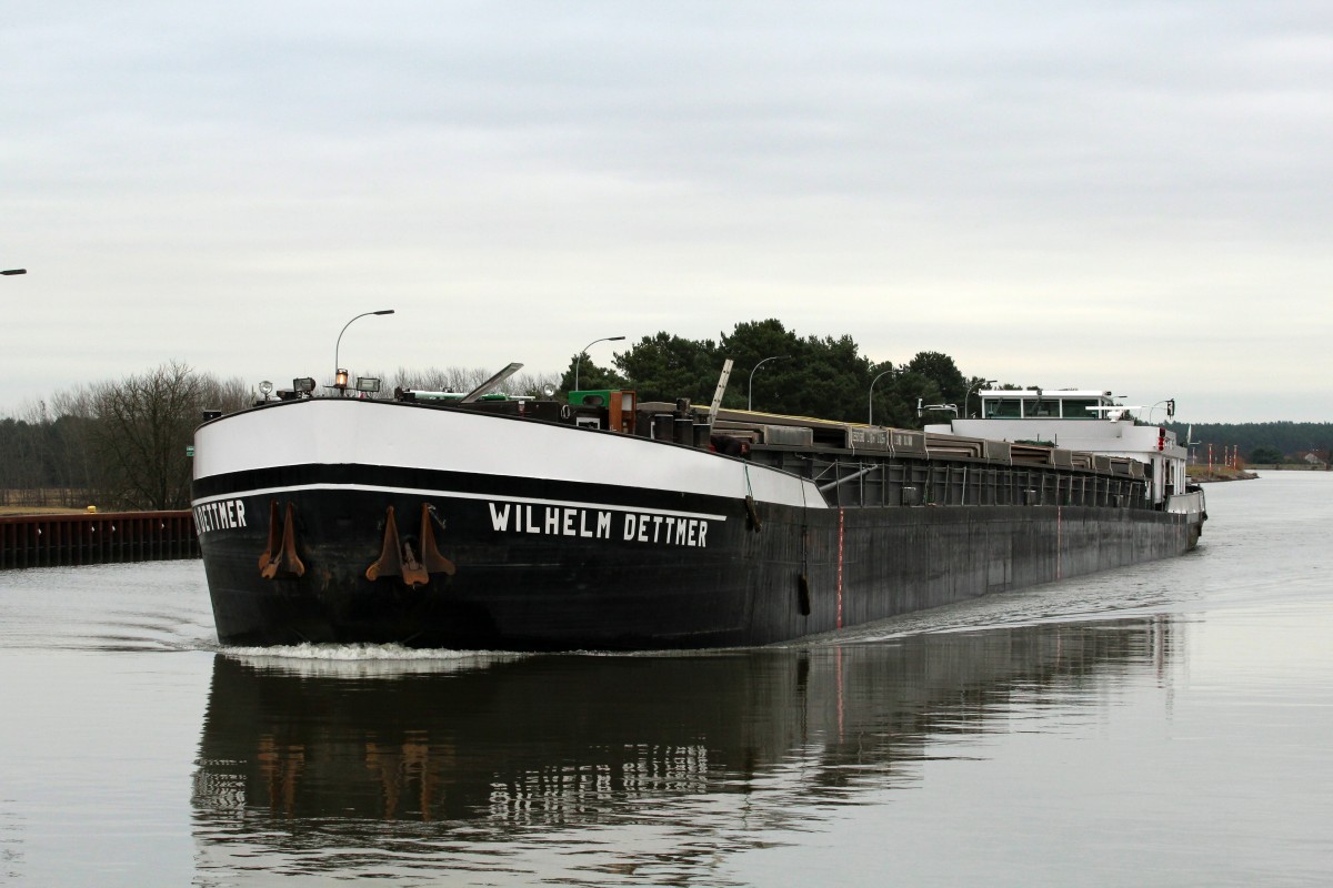 GMS Wilhelm Dettmer (05501380 , 110 x 10,5m) am 18.12.2014 auf dem MLK bei Hohenwarthe kurz vor dem Überqueren der Trogbrücke am Wasserstrassenkreuz MD.