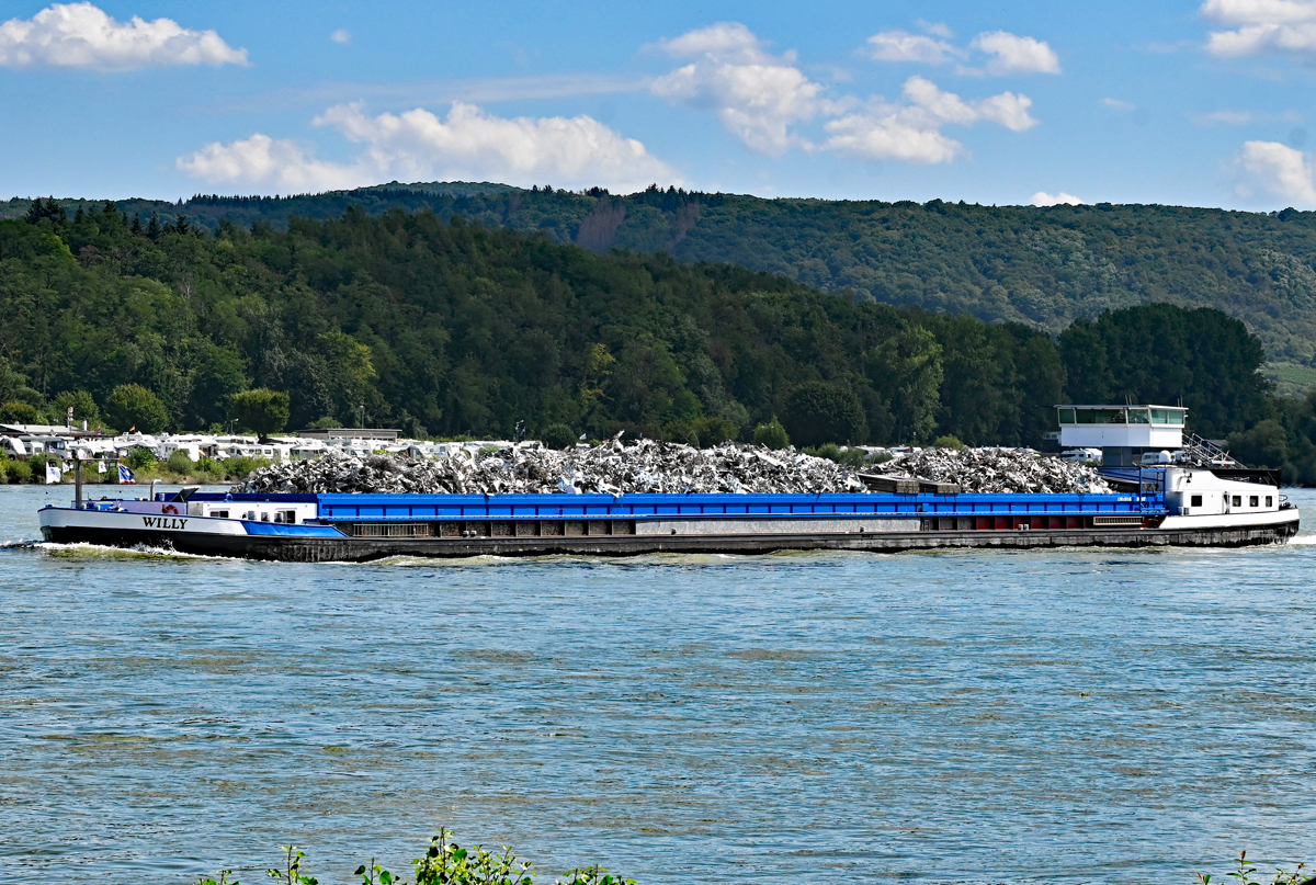 GMS WILLY mit Metallschrott auf dem Rhein bei Bad Hönningen - 14.08.2021