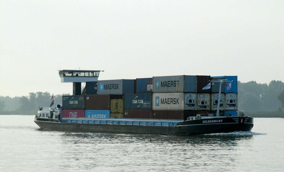 GMS  ZELDENRUST  (02328673 , 86 x 11,45m)  am 14.08.2025 auf  Boven-Mervede / WAAL-Talfahrt vor Gorinchem.