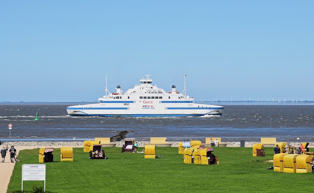 GRETE (Passagier-/RoRo-Frachtschiff, Deutschland, IMO: 9474060) der Elb-Link Fährgesellschaft auf dem Weg von Cuxhaven nach Brunsbüttel (Altenbruch, 20.06.17)