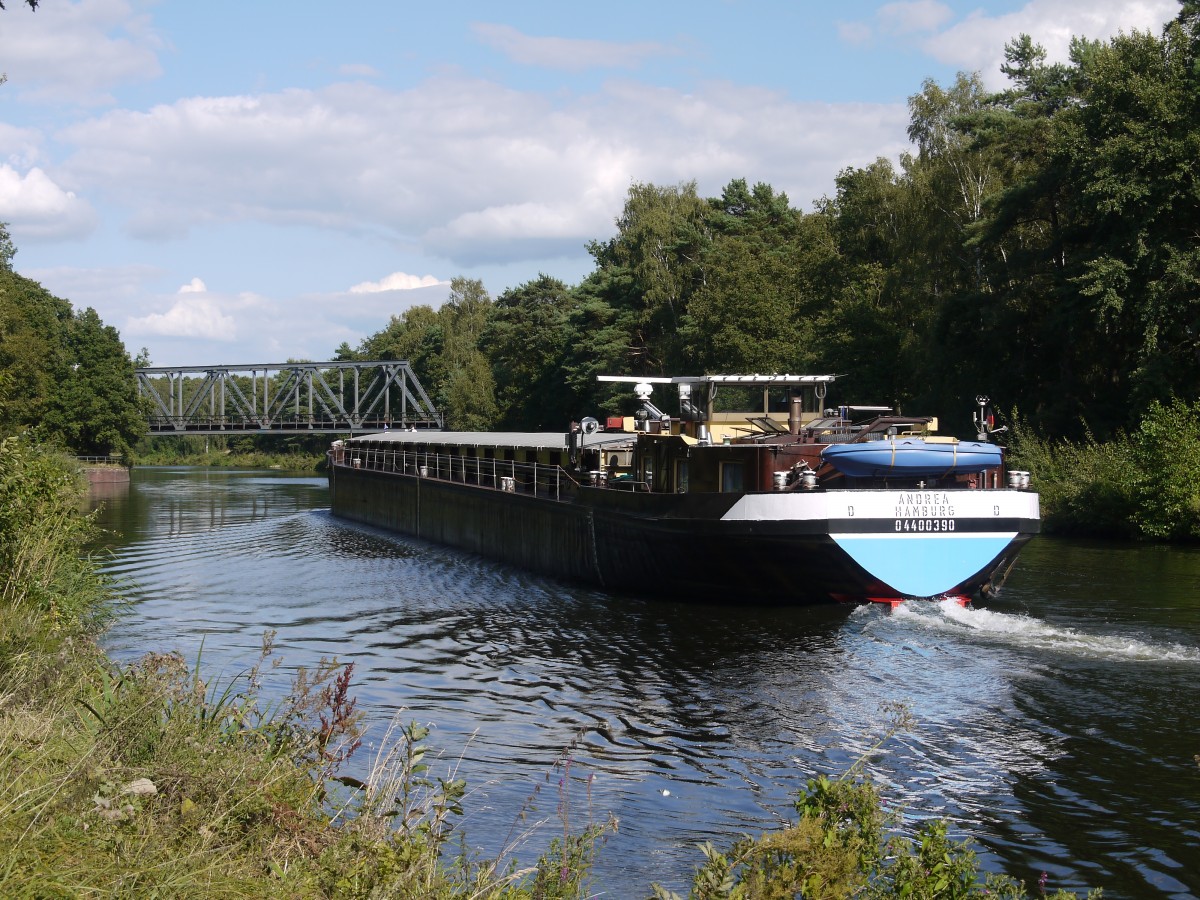 Gütermotorschiff ANDREA (ex Hans Wilhellm, ex Maria Luise), ENI 04400390, leer auf dem Elbe-Lübeck-Kanal Nähe Büchen mit Kurs Mölln / Lübeck; 27.08.2014
