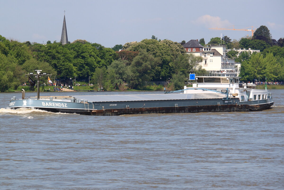 Gütermotorschiff BARENDSZ, ENI: 02324983, Flagge: Niederlande. Rheinaufwärts bei Königswinter am 14.05.2023.