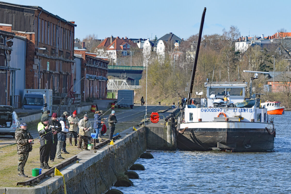 Gütermotorschiff (GMS) ATLANTIS (ENI 04002240) am 02.04.2022 in Lübeck. 